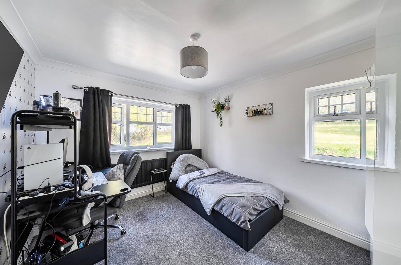Brynaeron, Dunvant, Swansea, SA2 7UX